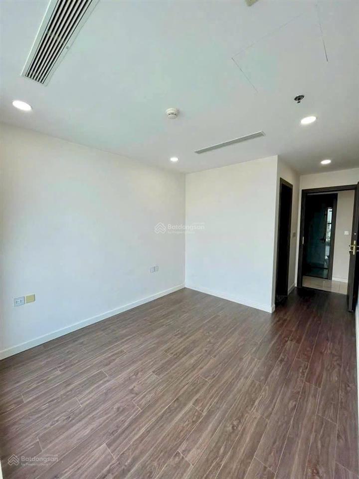 Cho thuê gấp căn 2pn2wc 75m2 13tr đang trống ở liền view đẹp nhà đẹp