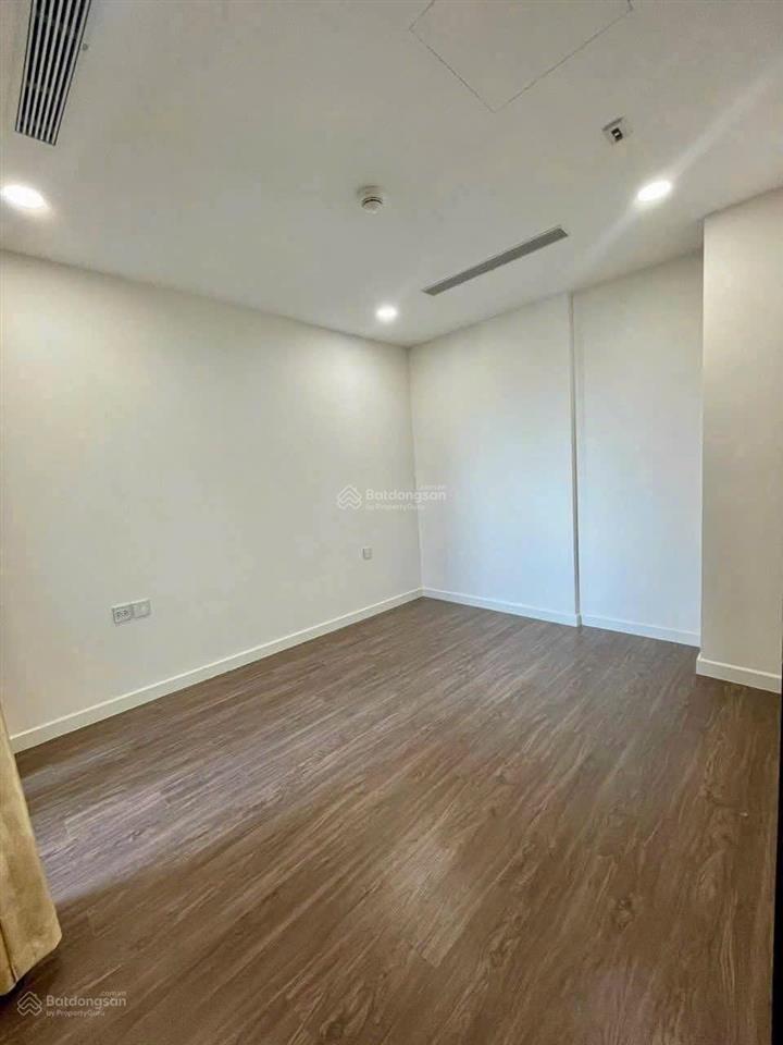 Cho thuê gấp căn 2pn2wc 75m2 13tr đang trống ở liền view đẹp nhà đẹp