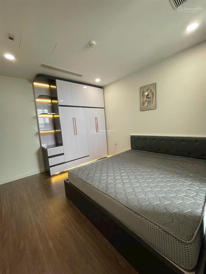Cho thuê gấp cc 3pn, 106m2 tại sunshine sky city, phú thuận, q7, 26 triệu vnd