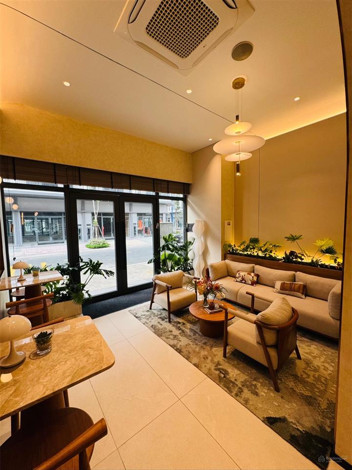 Bán nhà phố 2 lầu chỉ thanh toán 30% nhận nhà  phần còn lại giãn 5 năm không lo lãi suất nh