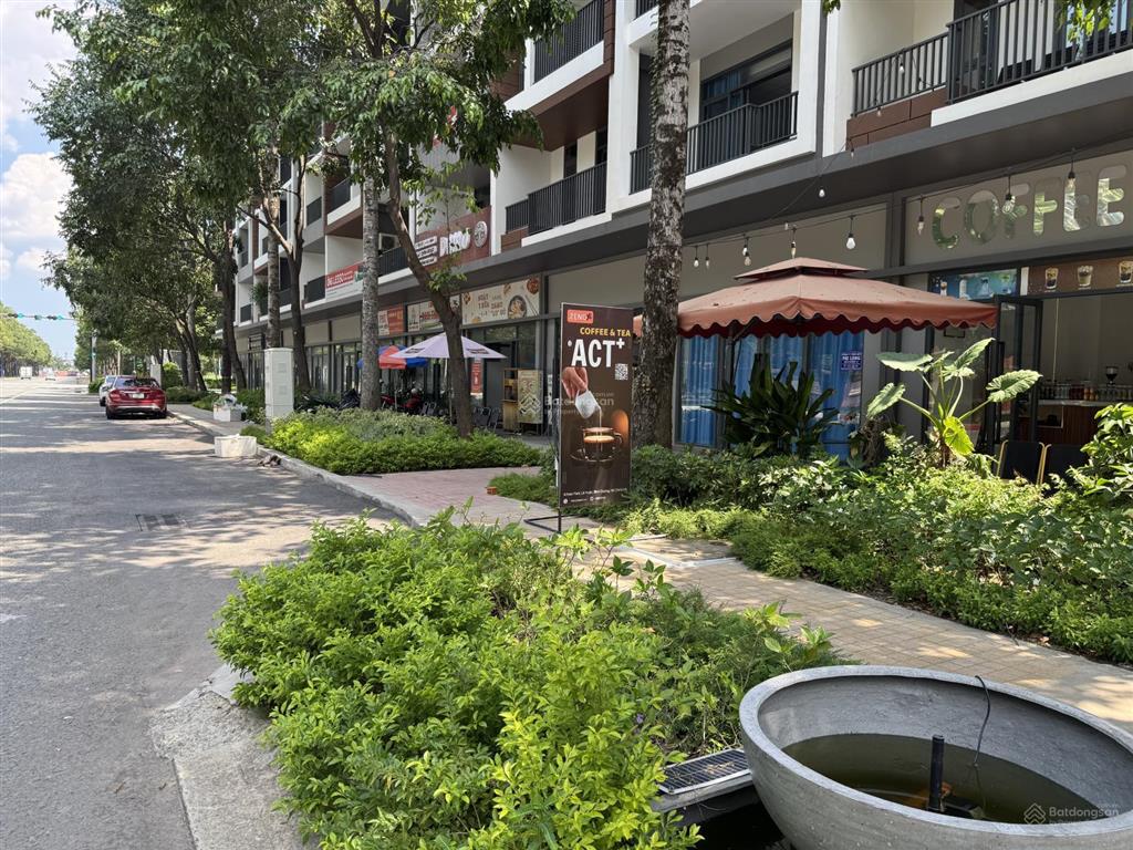Bán nhà phố 2 lầu chỉ thanh toán 30% nhận nhà  phần còn lại giãn 5 năm không lo lãi suất nh
