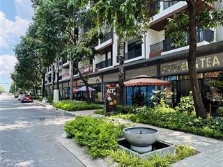 Bán nhà 2 lầu ngay tthc bình dương, 2 mặt tiền kinh doanh. chỉ cần tt trước 30% nhận nhà