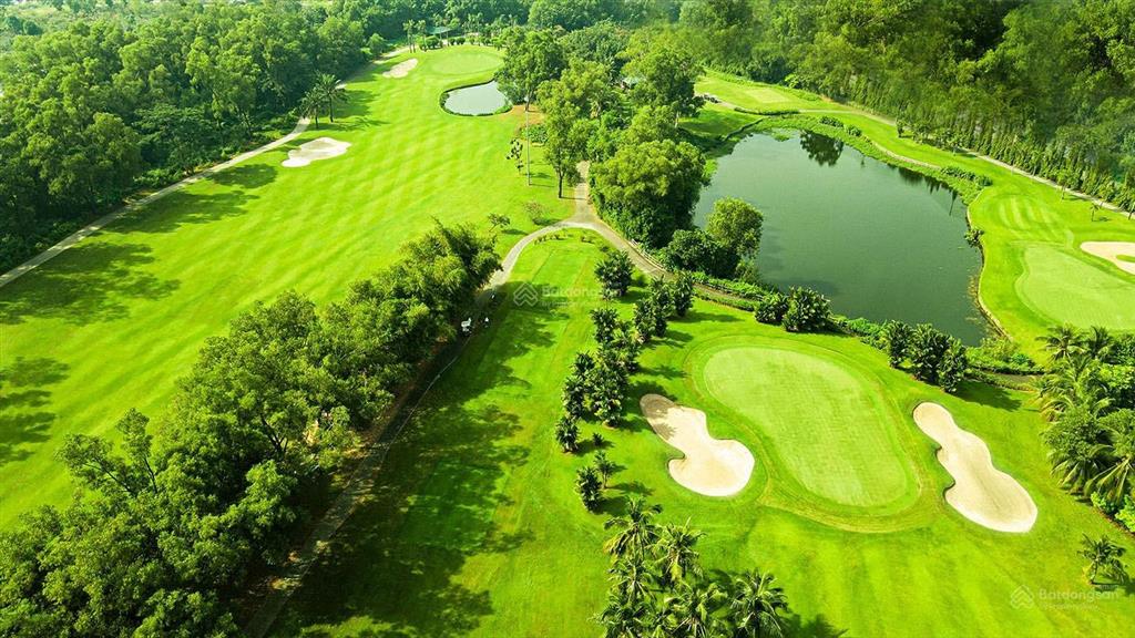 Căn góc 2pn tầng cao view sân golf  tt 165tr kí hđmb  htls 24 tháng  ck lên đến 6%  gh cđt