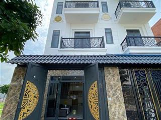 Nhà 2 lầu ngay trung tâm tp mới bình dương chỉ 7,5 tỷ  tt 30% nhận nhà  chìa khoá trao tay