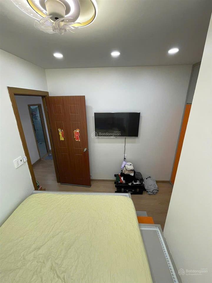 Bán cc sài gòn town căn góc quận tân phú, 85m2, 3 phòng, giá 2 tỷ 7. giấy tờ hợp lệ.  0384 015 ***