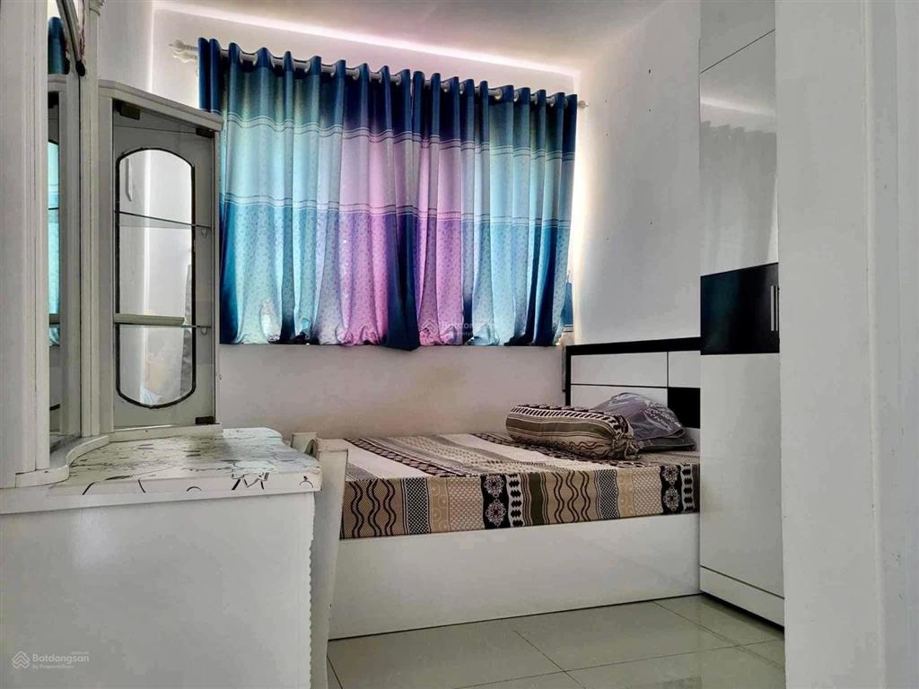 Bán căn hộ 8x plus trường chinh. 62m2  2pn  2wc. sổ hồng riêng, giá bán 2.880 tỷ.