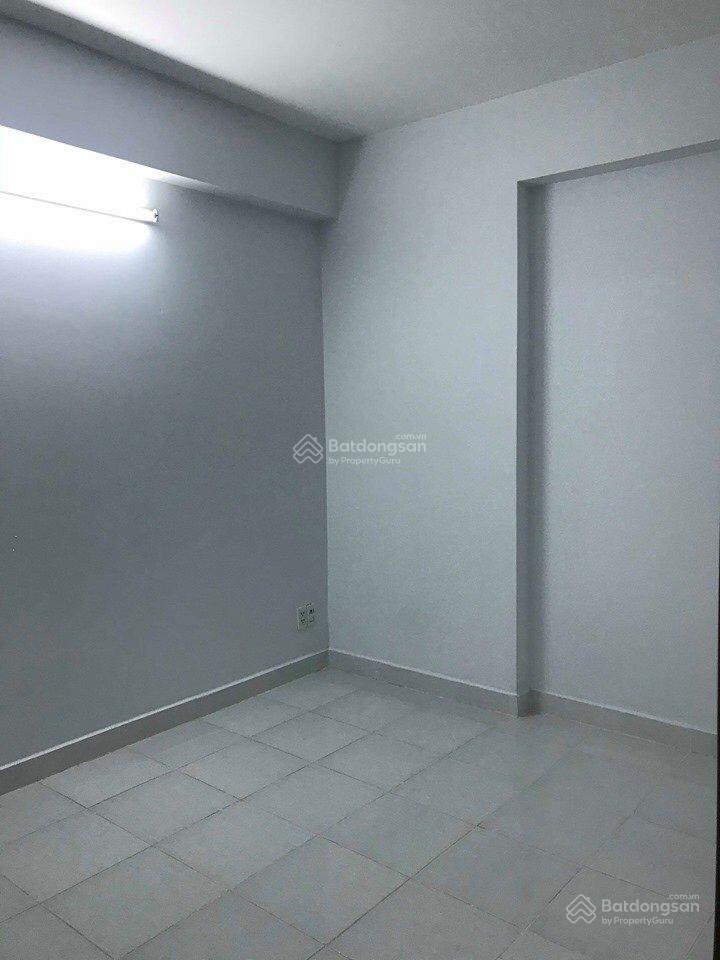 Bán căn hộ sài gòn town 60m2  2pn 2wc, vị trí giáp tân bình, giá bán 2.2 tỷ