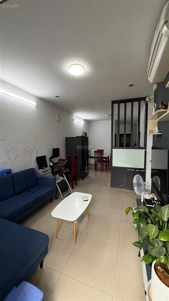 Bán căn hộ sacomreal 584. diện tích 82m2, 2pn  2wc. giá bán 3.830 tỷ. nhà đẹp và thoáng mát.