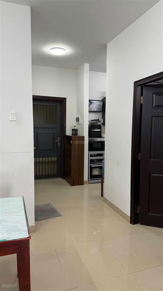 Bán căn hộ sacomreal 584. diện tích 82m2, 2pn  2wc. giá bán 3.830 tỷ. nhà đẹp và thoáng mát.