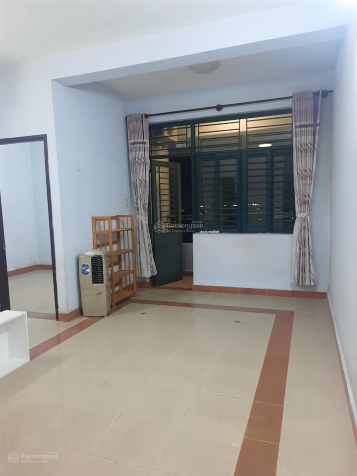 Bán chung cư 312 lạc long quân. diện tích 64m2  2pn, 2wc, giá bán 3.4 tỷ. có sổ