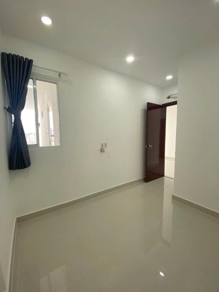 Bán chung cư 8X Rianbow 2PN giá bán 2.750 tỷ. Giáp Tân Phú, có ngân hàng hỗ trợ vay.