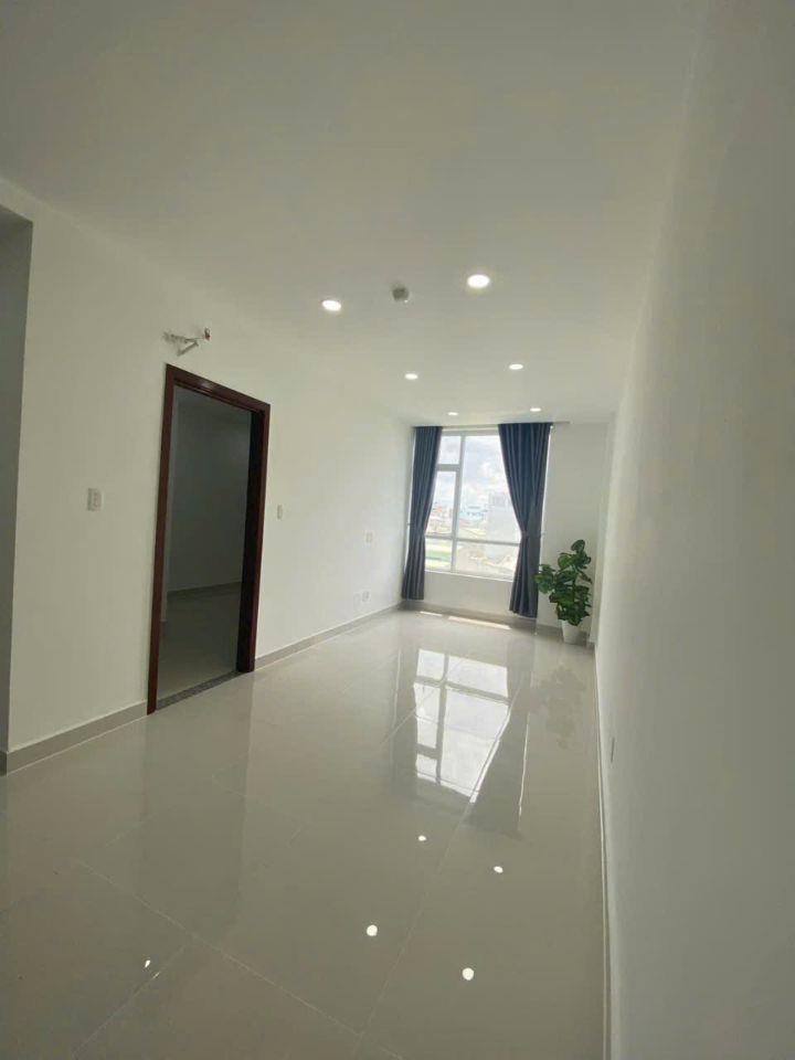 Bán chung cư 8X Rianbow 2PN giá bán 2.750 tỷ. Giáp Tân Phú, có ngân hàng hỗ trợ vay.