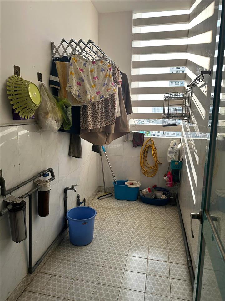 Bán căn hộ sacomreal 584, có diện tích 82m2, 2pn, 2wc, giá bán 3 tỷ 780tr, sổ hồng riêng