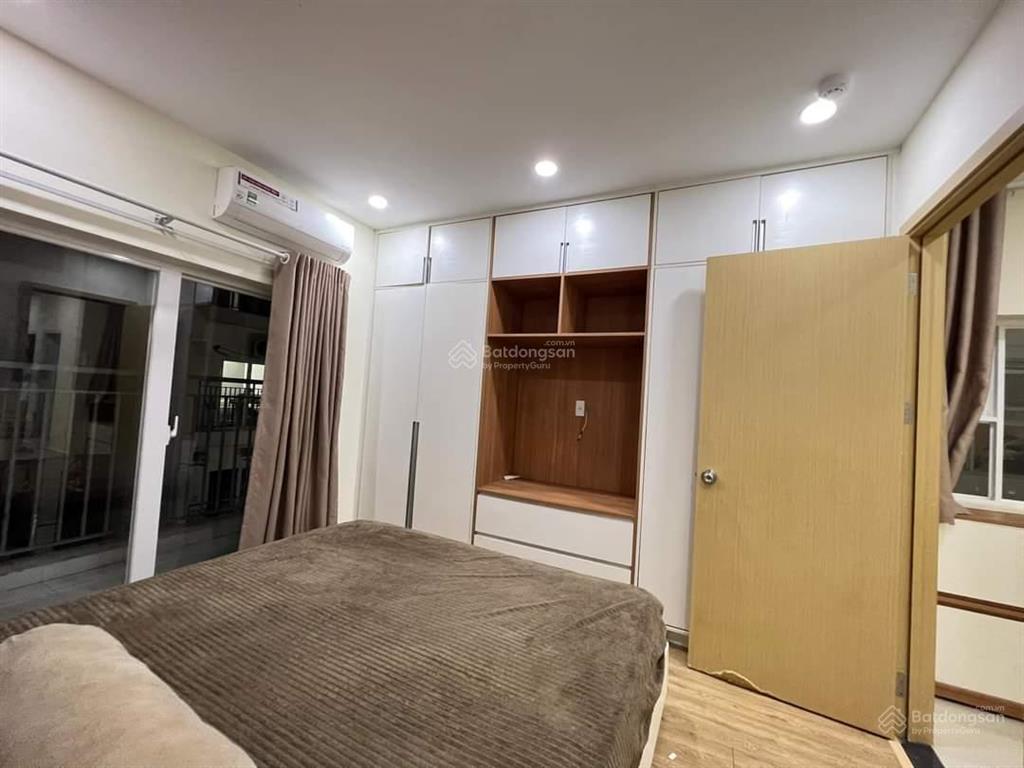 Bán căn hộ oriental plaza mt đường âu cơ. 78m²  2pn  giá bán 4 tỷ 2  view ngoài đẹp.
