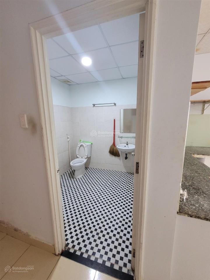 Bán cc 8x đầm sen, 1pn  1wc, giá bán 2 tỷ 250  sổ hồng riêng.