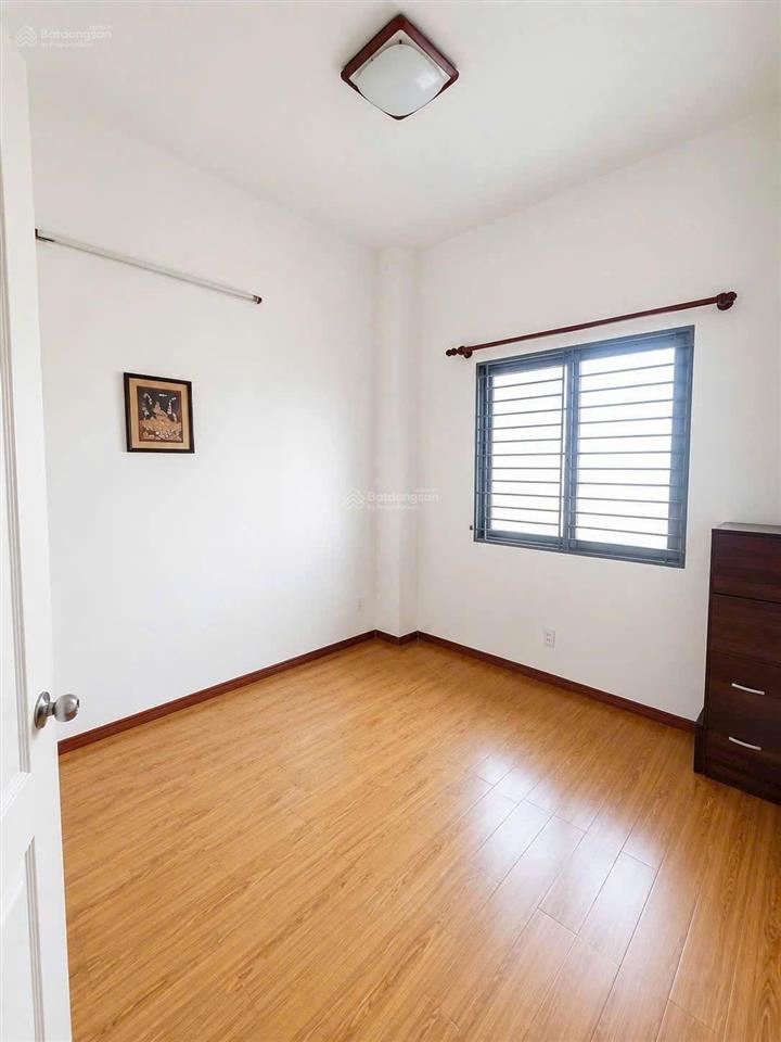 Bán căn hộ phú thọ ngay coopmart lữ gia q.11, có sổ hồng, 60m2, giá bán 3,8 tỷ.