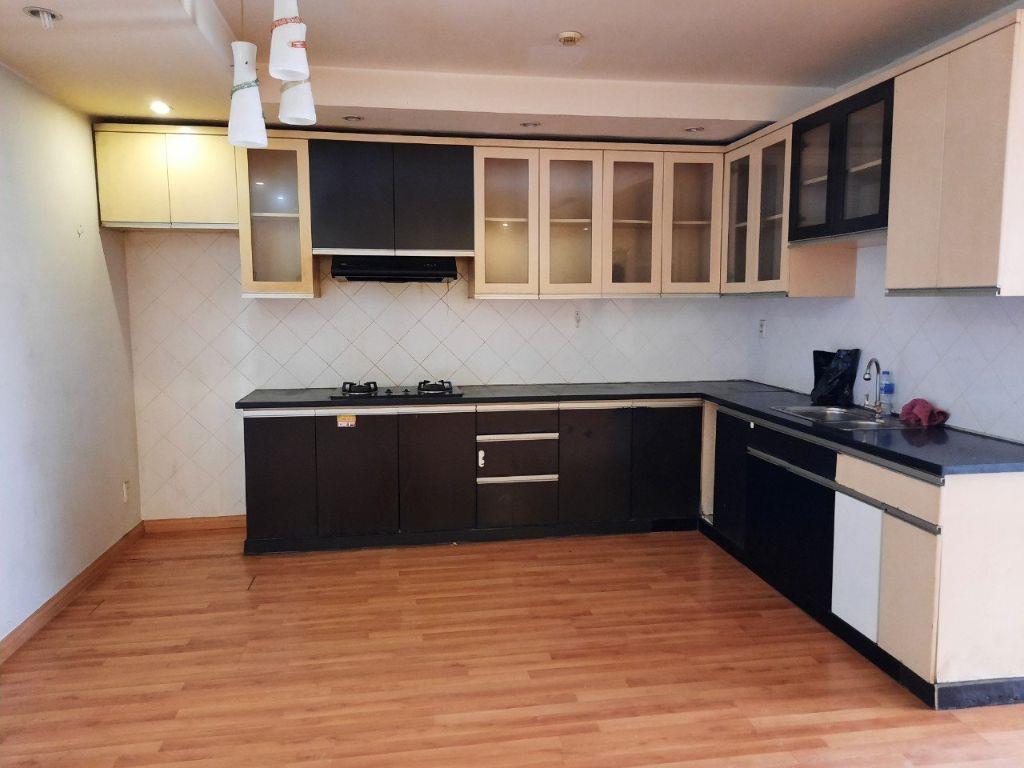 Cần cho thuê căn hộ Rubyland 74M2 - 2PN giá thuê 8tr8, nhà ở liền.