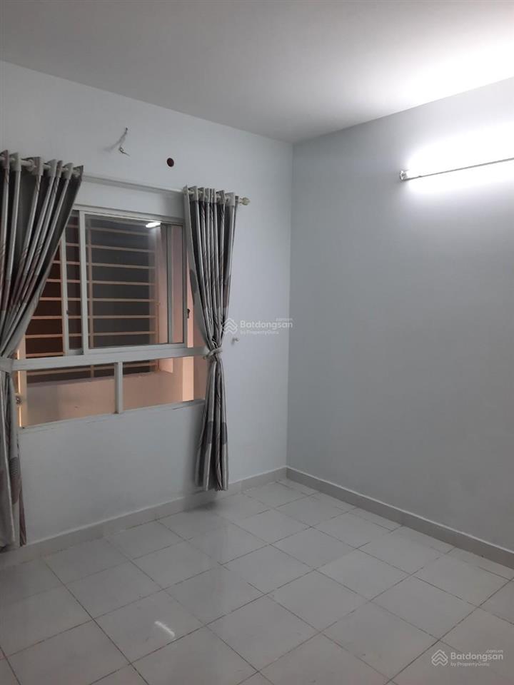 Bán căn hộ sài gòn town có diện tích 65m2, 2pn 2wc, bán giá 2 tỷ 250, giáp q tân bình.
