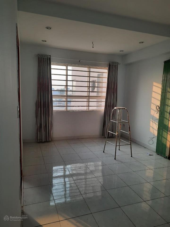 Bán căn hộ sài gòn town có diện tích 65m2, 2pn 2wc, bán giá 2 tỷ 250, giáp q tân bình.