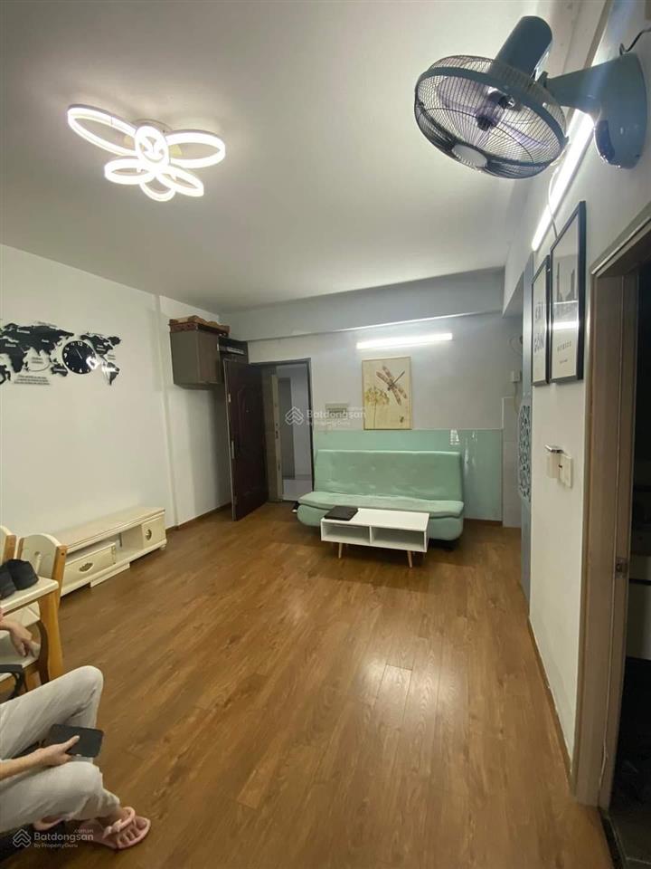 Bán chung cư sài gòn town quận tân phú. 2pn 2wc  65m2  căn góc  giá bán 2 tỷ 3