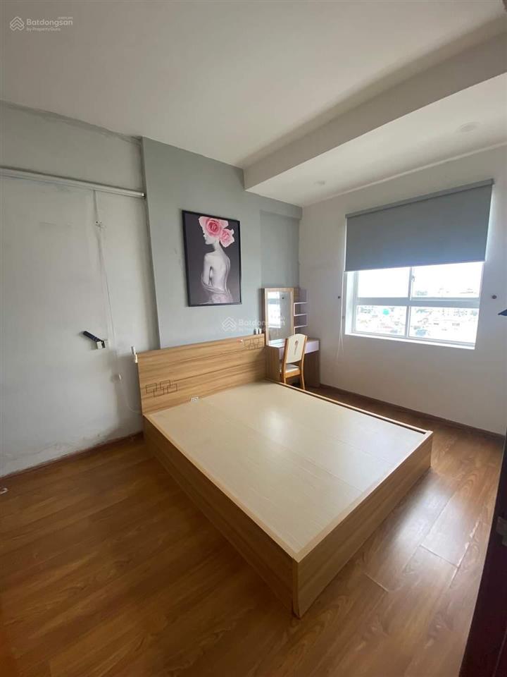 Bán chung cư sài gòn town quận tân phú. 2pn 2wc  65m2  căn góc  giá bán 2 tỷ 3