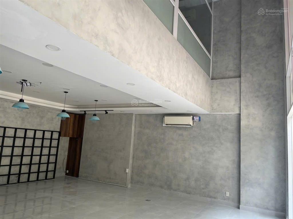 Bán shophouse chung cư sky center 130m2 = 8,260 tỷ bao thuế phí sang tên, sẵn hđồng thuê 33tr/tháng