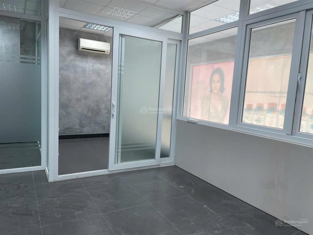 Bán shophouse chung cư sky center 130m2 = 8,260 tỷ bao thuế phí sang tên, sẵn hđồng thuê 33tr/tháng