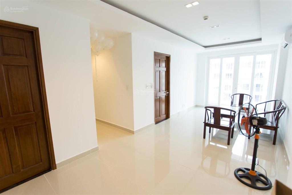 Bán căn hộ sky center 2pn  2wc = 5.8 tỷ full nội thất, bao thuế phí sang tên, có hd thuê giá tốt