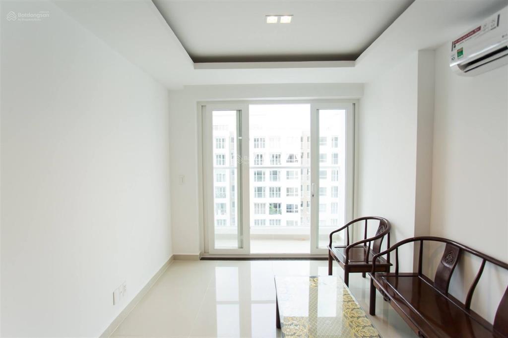 Bán căn hộ sky center 2pn  2wc = 5.8 tỷ full nội thất, bao thuế phí sang tên, có hd thuê giá tốt