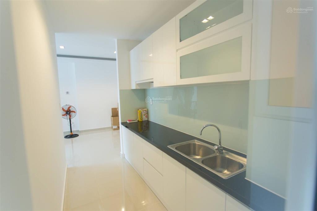 Bán căn hộ sky center 2pn  2wc = 5.8 tỷ full nội thất, bao thuế phí sang tên, có hd thuê giá tốt