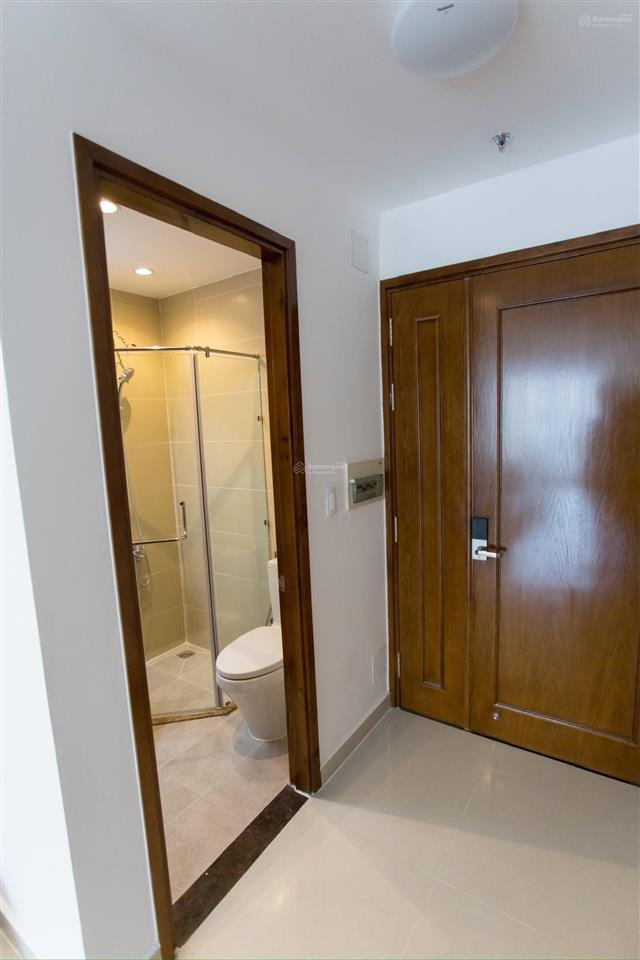 Bán căn hộ sky center 2pn  2wc = 5.8 tỷ full nội thất, bao thuế phí sang tên, có hd thuê giá tốt