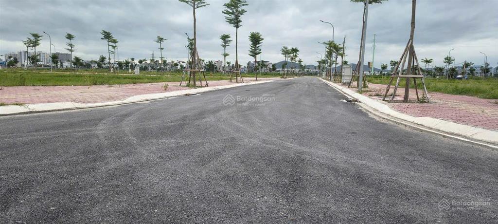 Bán lô đất 96m² cạnh kcn quang châu  thanh toán 10%/tháng dự án khang phát century