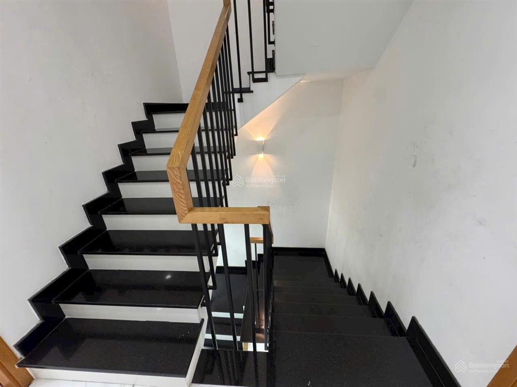Bán nhà phố citi bella 1, compound, hướng tây nam