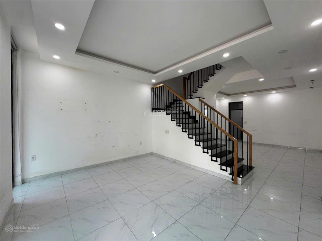 Bán nhà phố citi bella 1, compound, hướng tây nam