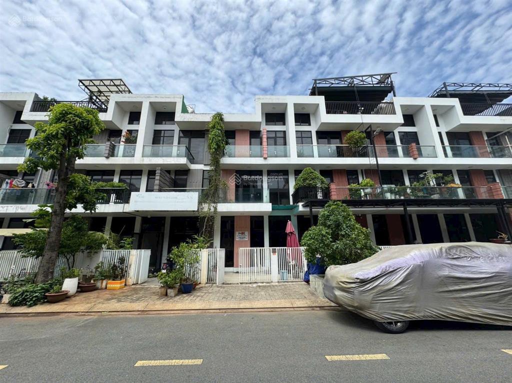 Bán nhà phố citi bella 1, compound, hướng tây nam