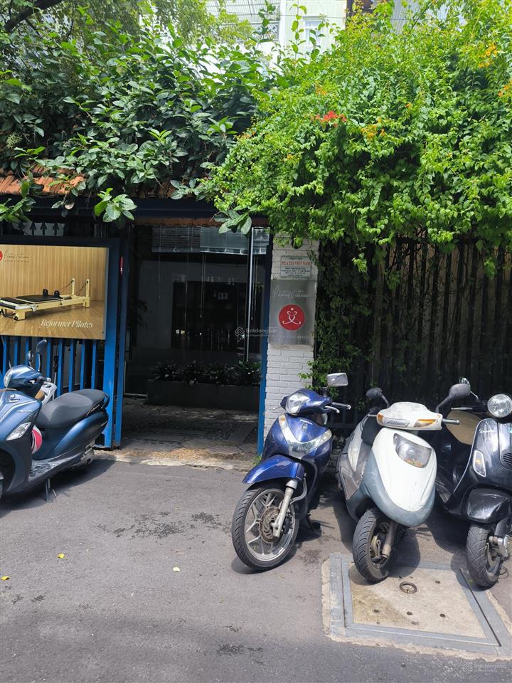 Cho thuê nhà riêng 180, hai bà trưng, 130 triệu, 246 m2