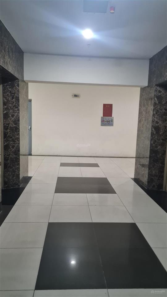 Bán căn vip 166m2 3 ngủ 3wc 2 ban công sân vườn tại tòa chung cư ct5c văn khê. giá chuẩn không ảo