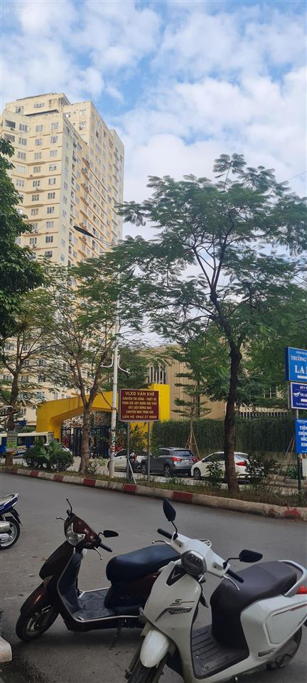 Bán nhanh căn hộ góc 4 ngủ chung cư ct6 văn khê. sẵn sổ, nhà đẹp. cam kết giá rẻ nhất khu vực