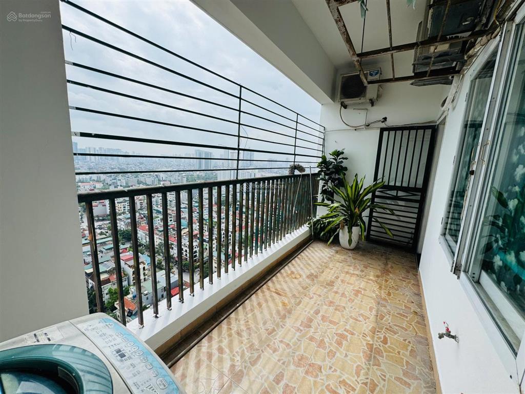 Bán căn hộ góc 3 phòng ngủ, 2 vệ sinh thiết kế thoáng đẹp nhất khu đô thị văn khê, hà đông