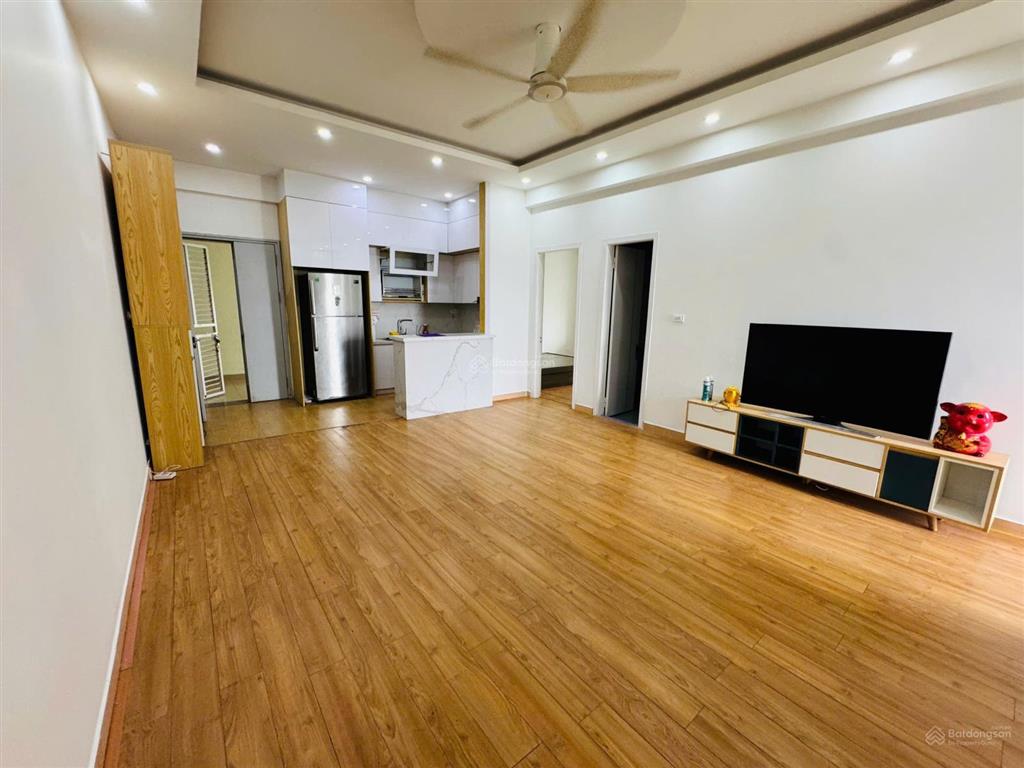 Bán căn hộ góc 3 phòng ngủ, 2 vệ sinh thiết kế thoáng đẹp nhất khu đô thị văn khê, hà đông