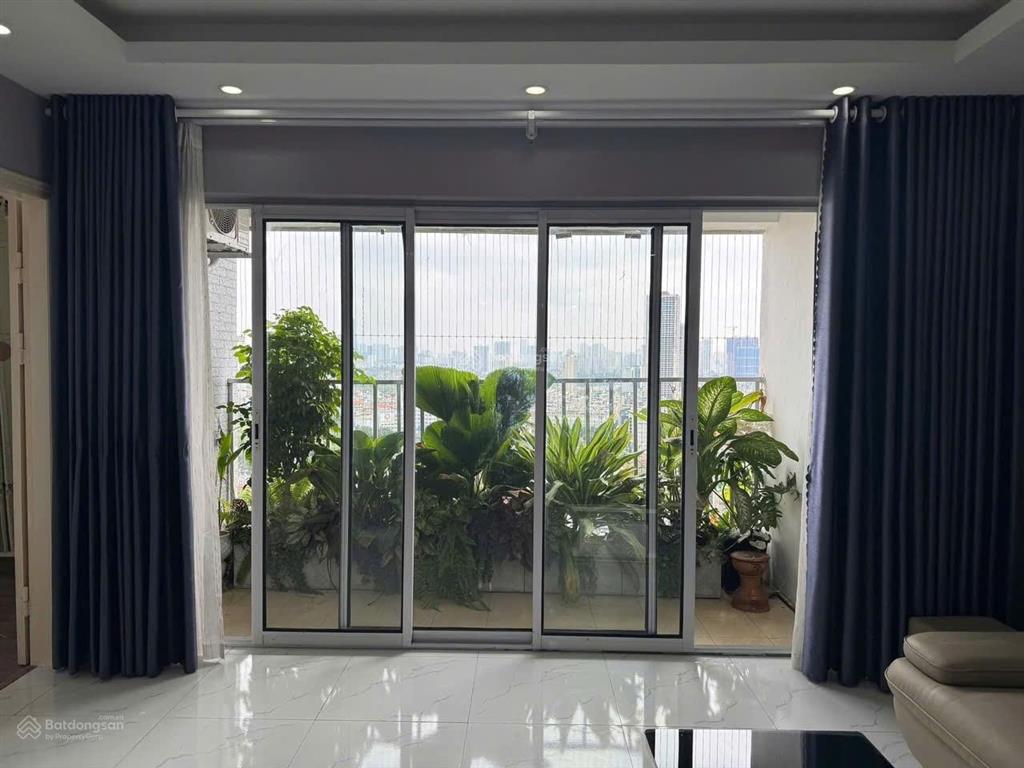 Bán căn hộ 3 phòng ngủ 114m2 chung cư ct4 văn khê. nhà đẹp giá tốt