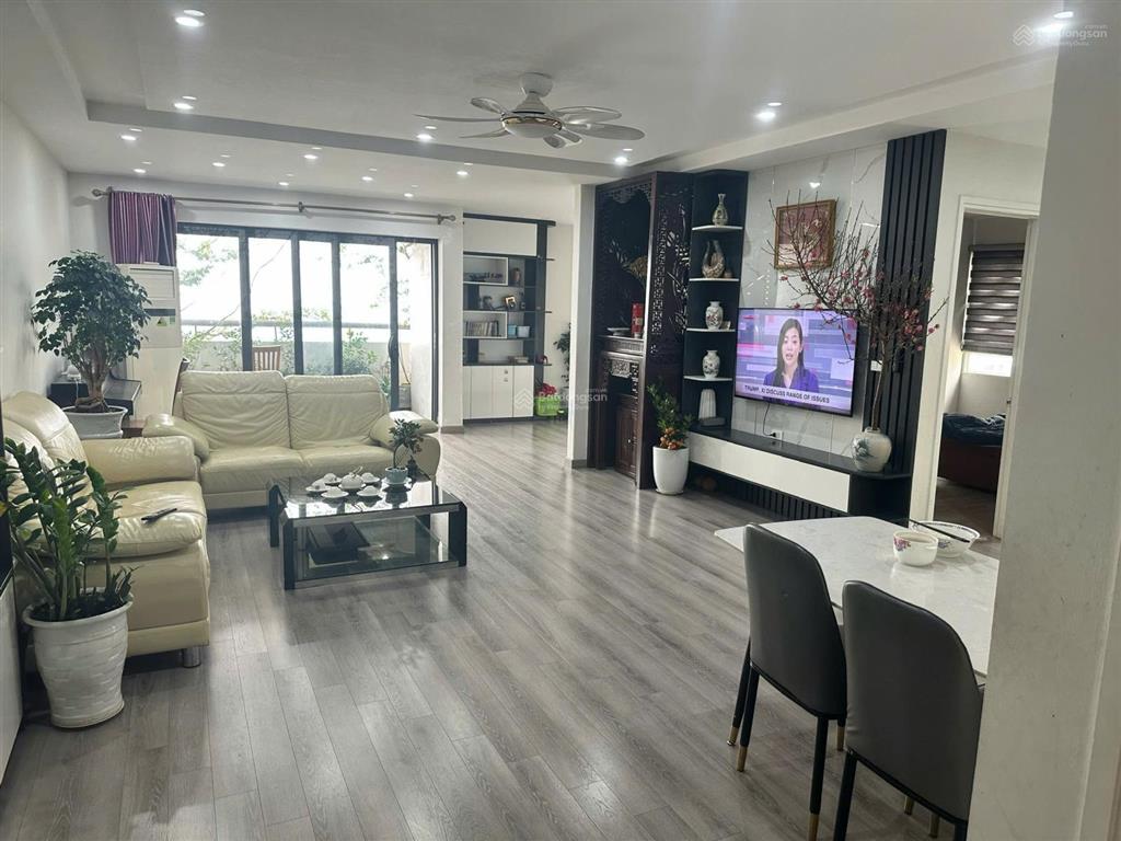 Bán căn hộ góc 3 phòng ngủ + 2wc tại tòa nhà ct1 khu đô thị văn khê.