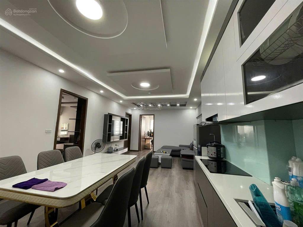 Bán căn hộ 3 ngủ nội thất đẹp chỉ 4,8 tỷ tại tòa chung cư ct1 văn khê, hà đông.