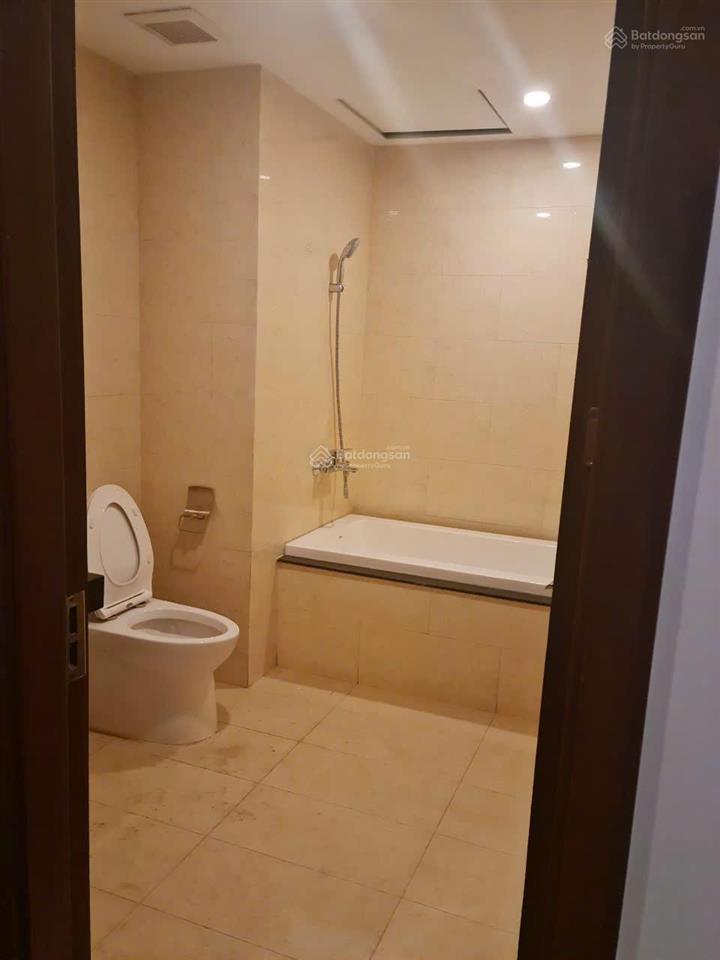 Bán căn hộ 2 ngủ diện tích rộng 106.4m2, thoải mái sửa thành 3 ngủ đẹp, giá hời khu