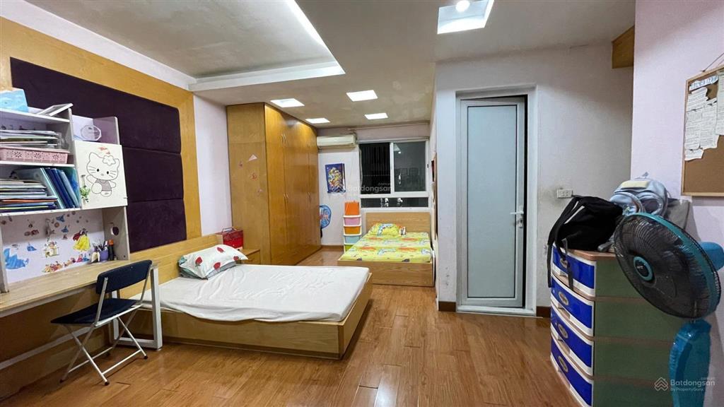Bán nhanh căn hộ 2 ngủ 2vs diện tích rộng, có thể sửa 3 ngủ tại ct1 văn khê, hà đông