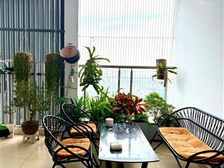 Bán căn hộ 3 ngủ full nội thất đẹp, ban công sân vườn rộng hướng mát