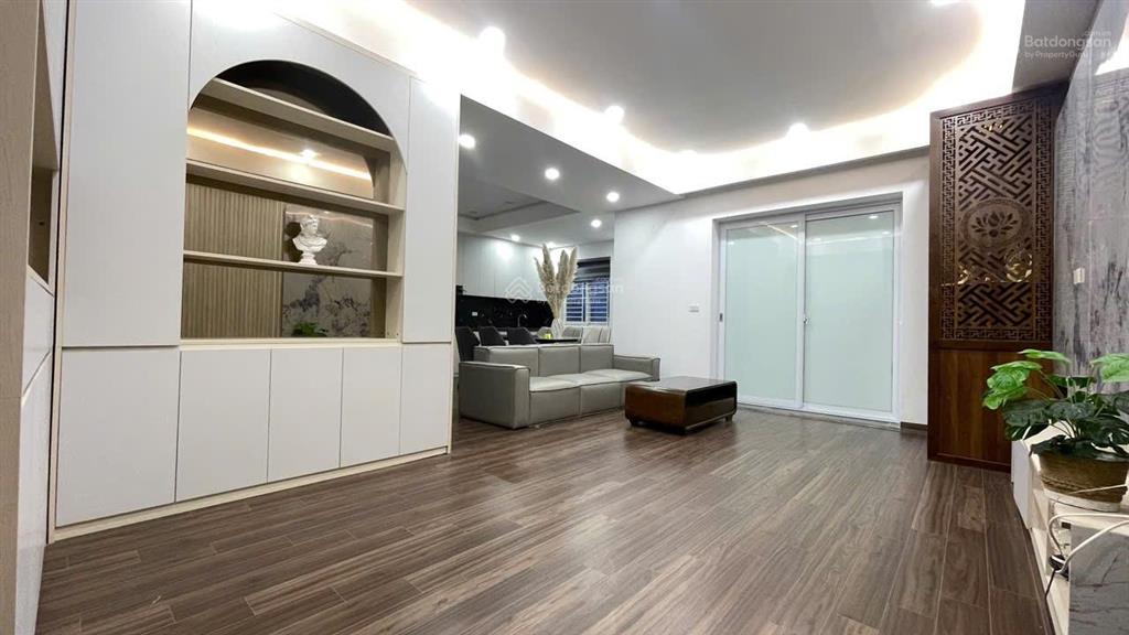 Bán căn hộ 4 phòng ngủ tòa ct5 kđt mới văn khê. full nội thất, tầng trung, hướng mát giá tốt