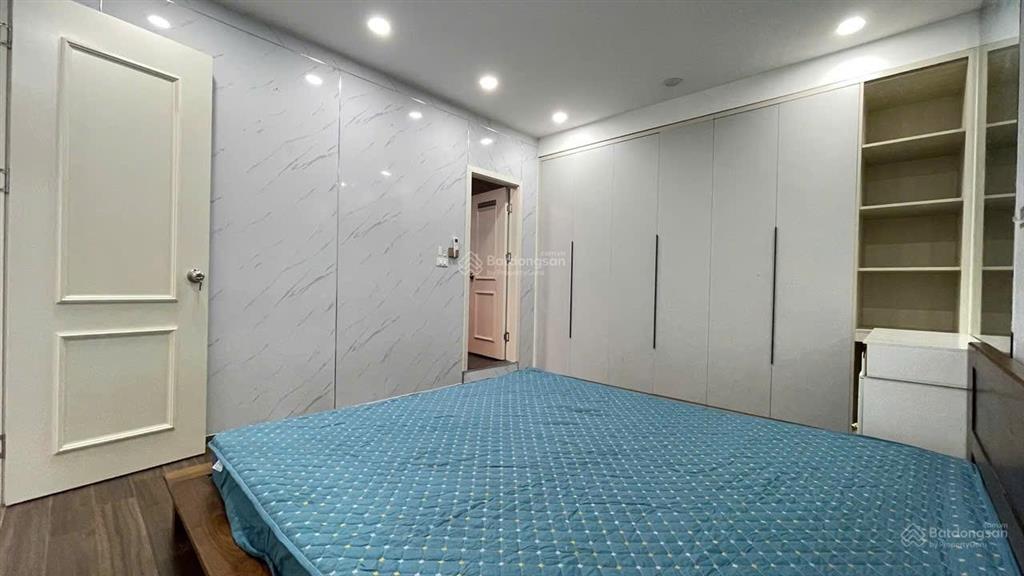 Bán căn hộ 4 phòng ngủ tòa ct5 kđt mới văn khê. full nội thất, tầng trung, hướng mát giá tốt