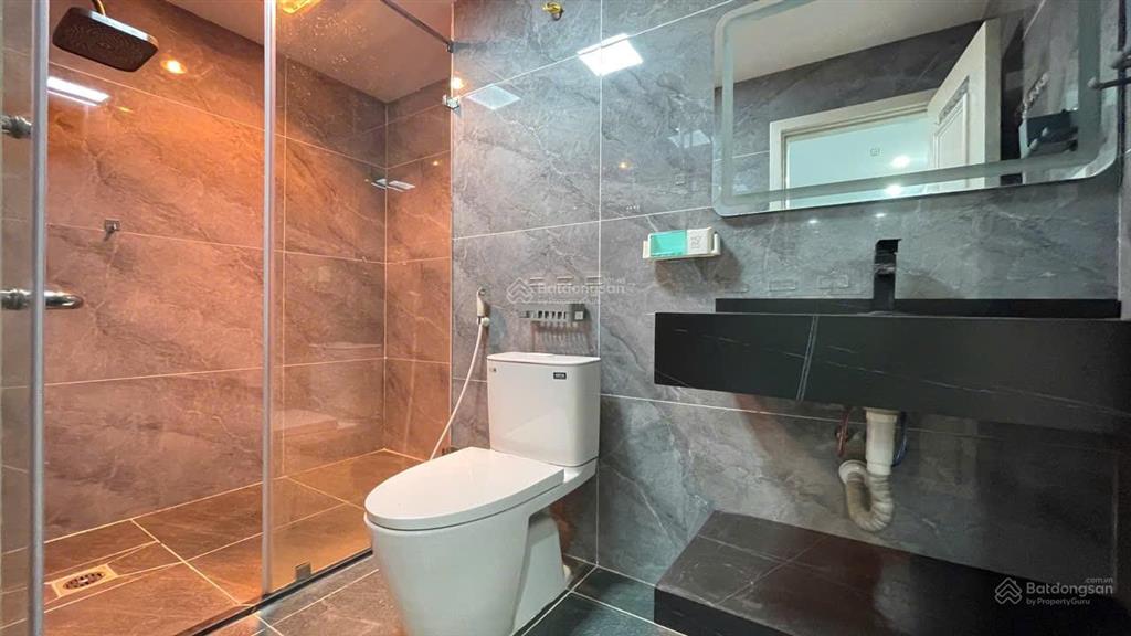 Bán căn hộ 4 phòng ngủ tòa ct5 kđt mới văn khê. full nội thất, tầng trung, hướng mát giá tốt