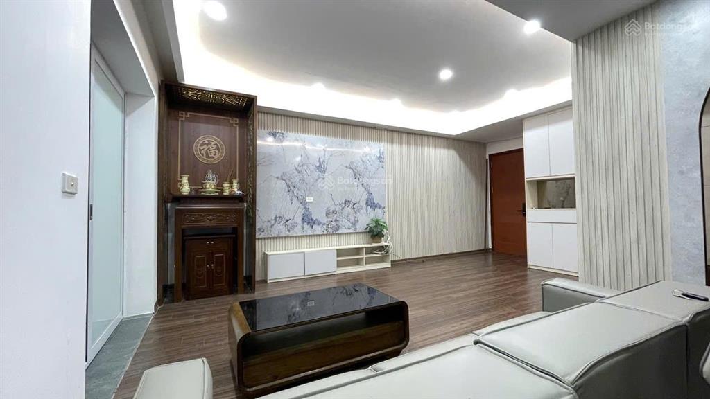 Bán căn hộ 4 phòng ngủ tòa ct5 kđt mới văn khê. full nội thất, tầng trung, hướng mát giá tốt